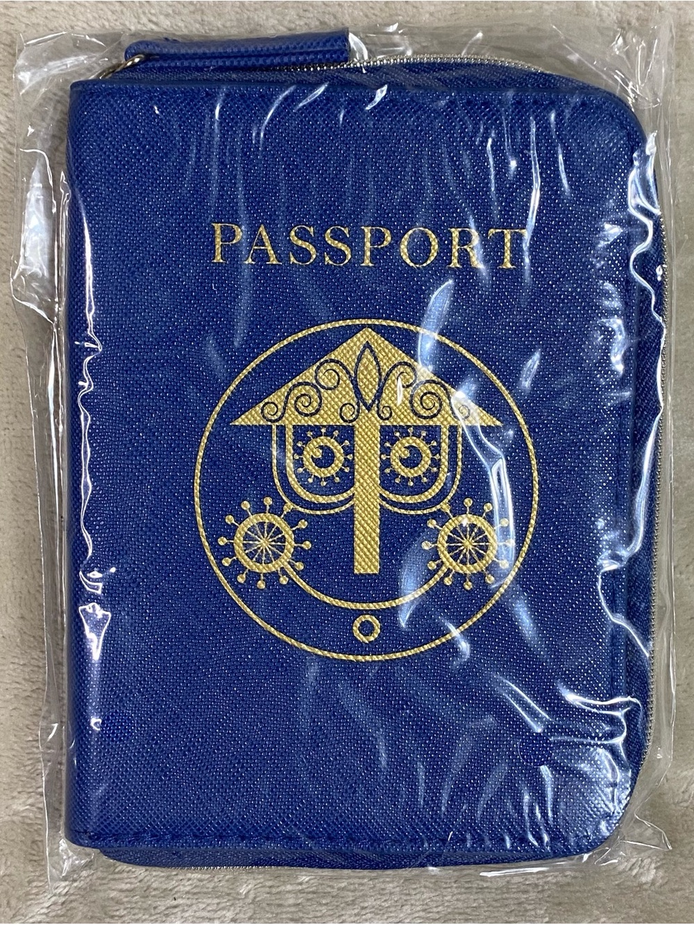 Disney Parks It’s a Small World Passport Holder with Zipper Closure Blue NEW NWT
